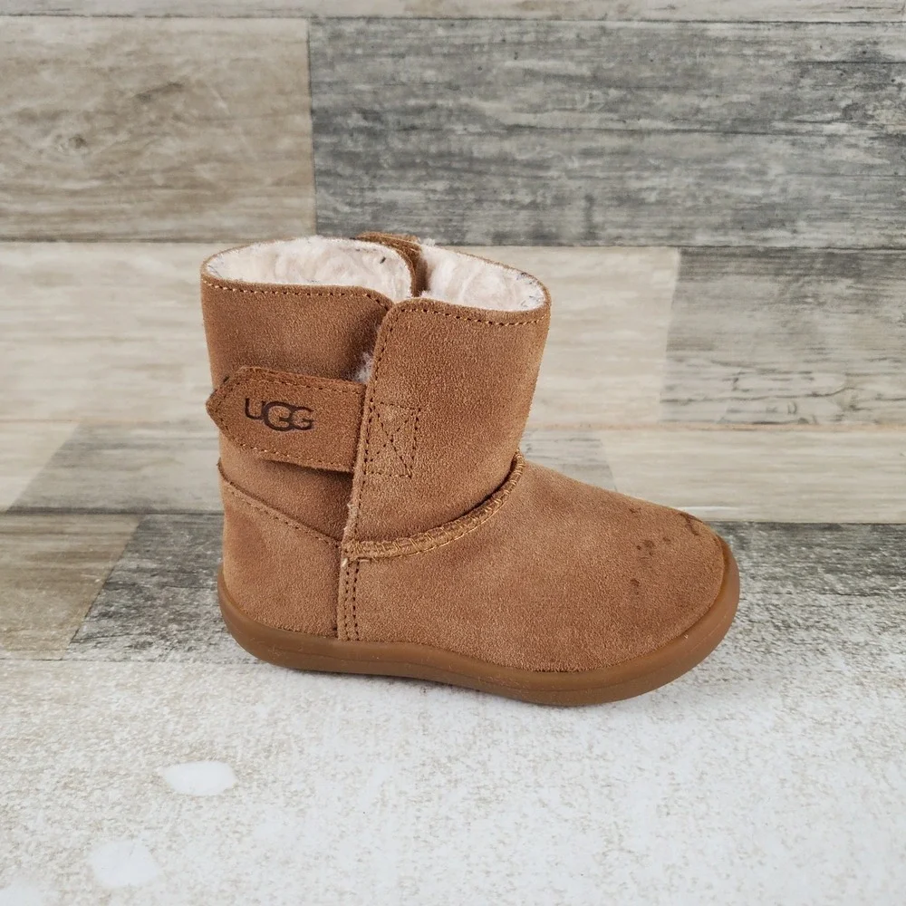 Ugg Keelan II Kids Booties Sz 6 Comfort Chestnut Suede Lined Hook & Loop Boot